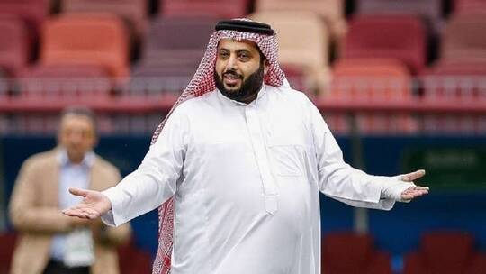 أنا مصدوم.. تركي آل الشيخ يشعل جدلا بفيديو على تويتر