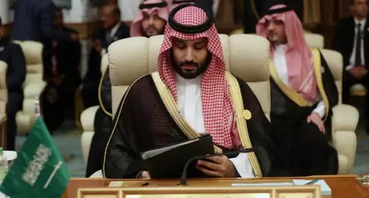 محمد بن سلمان يعلن إنشاء أكبر تجمع صناعي عائم في العالم 