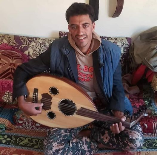 العثور على فنان يمني مشنوقا في غرفته!
