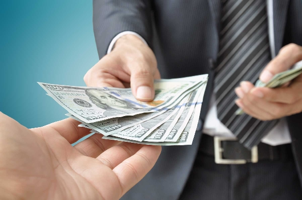 أسعار بيع وشراء العملات الأجنبية مقابل العملة اليمنية