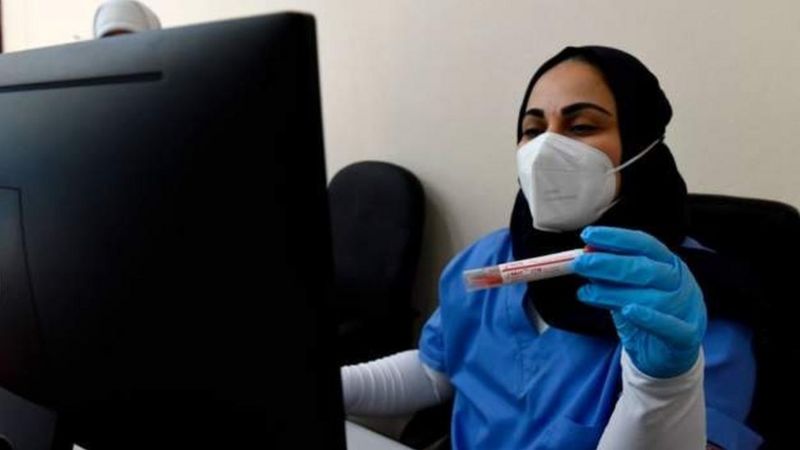 الإمارات تجيز لقاحا صينيا وإغلاق في الأردن وإصابة برلمانيين في الكويت